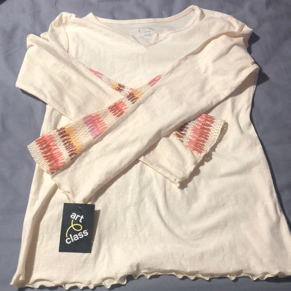 NWT Cream long sleeve top with knit sleeve design